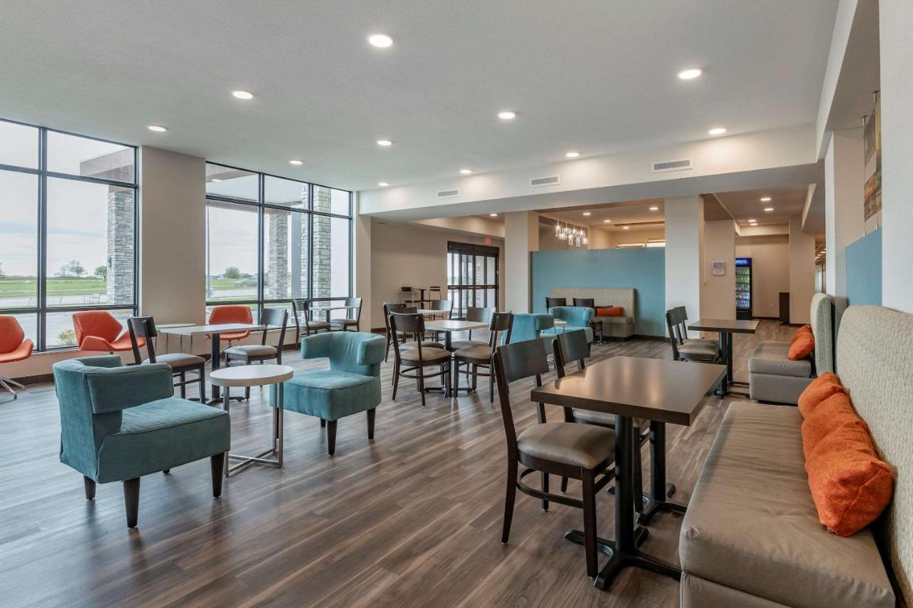 Mainstay Suites Waukee-West Des Moines Exterior photo