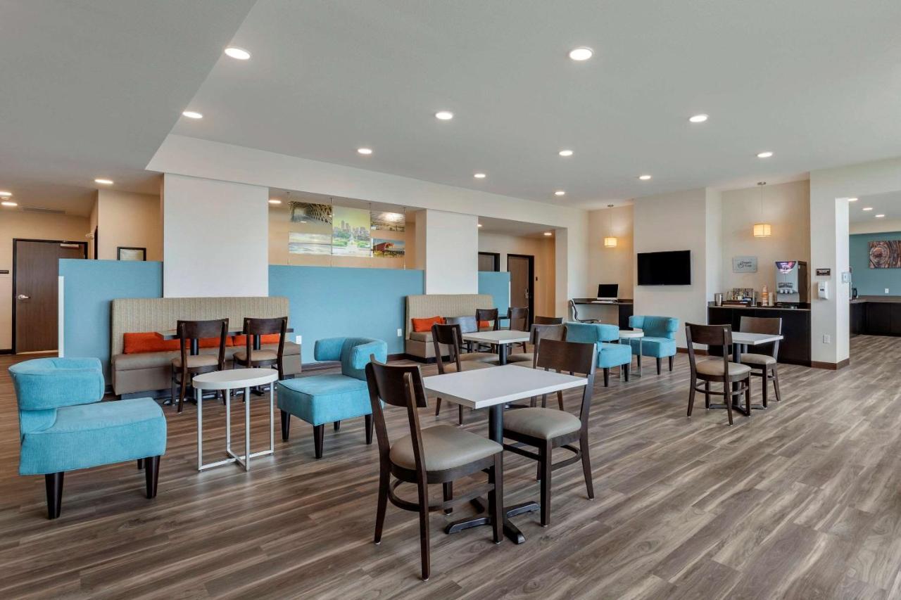 Mainstay Suites Waukee-West Des Moines Exterior photo