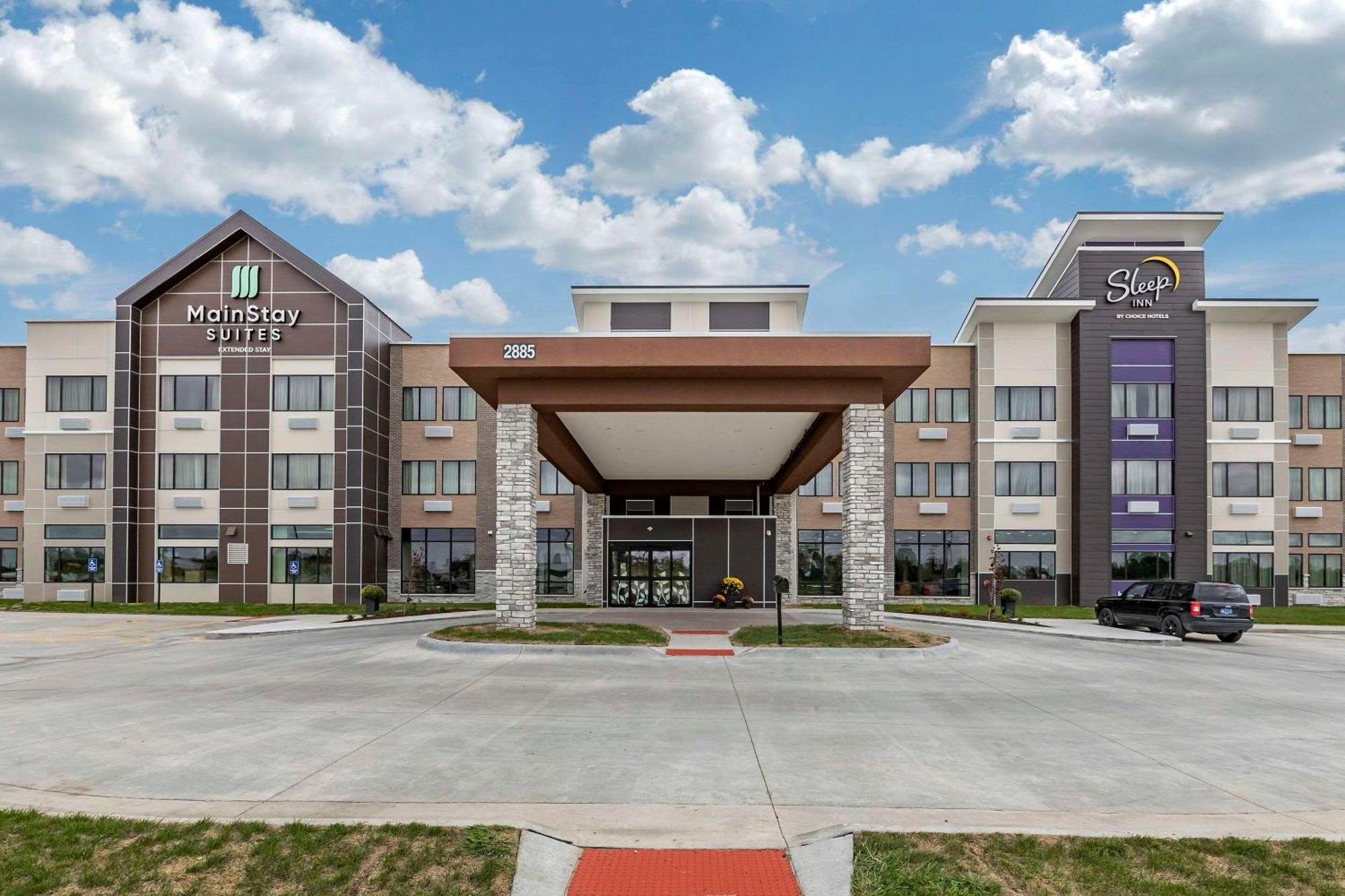 Mainstay Suites Waukee-West Des Moines Exterior photo